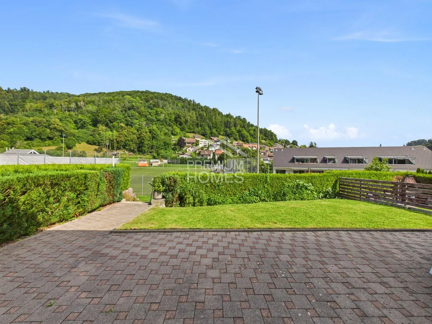 A home that awakens joy of living - Photo 2 of 12