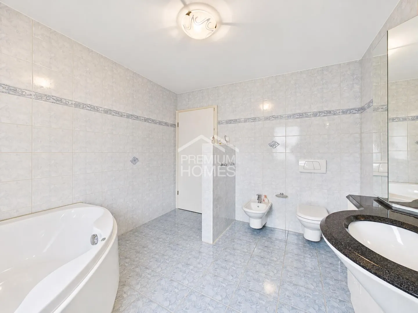 A true family paradise with charm and generous space - Photo 12 of 13