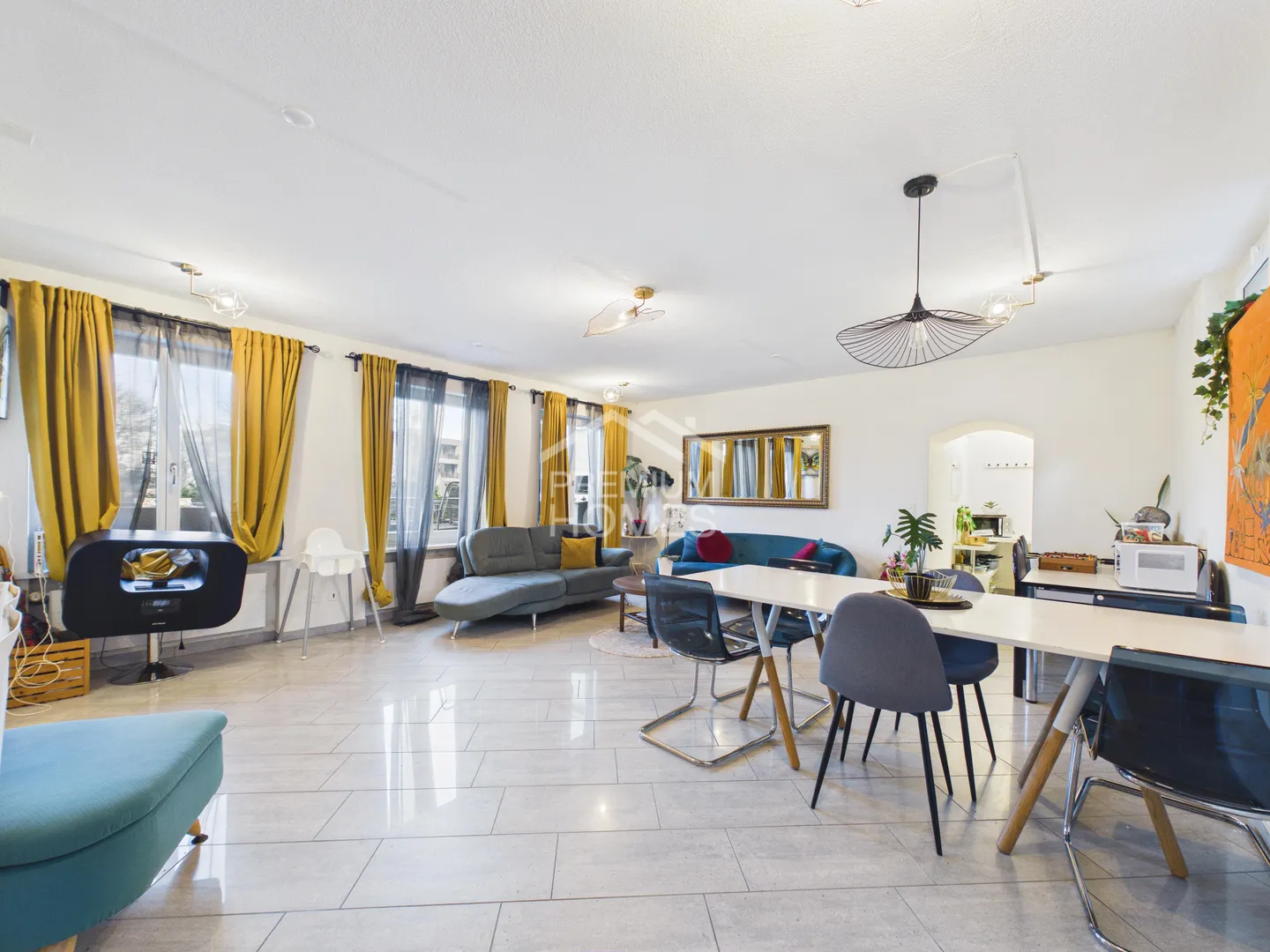 Maison de ville polyvalente à Zurich - Photo 2 sur 7