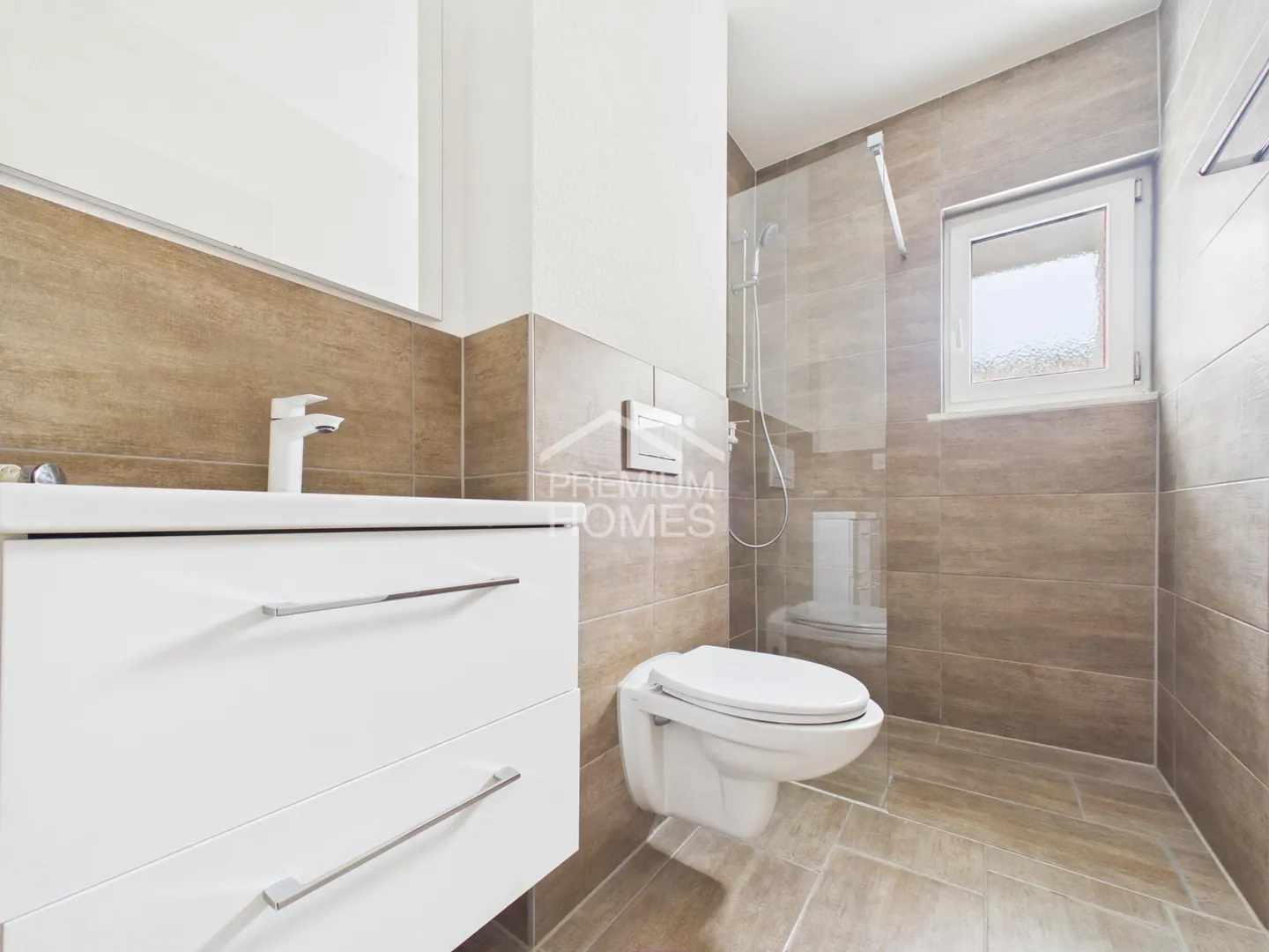 Well-maintained multi-family house in very good condition - Photo 7 of 9