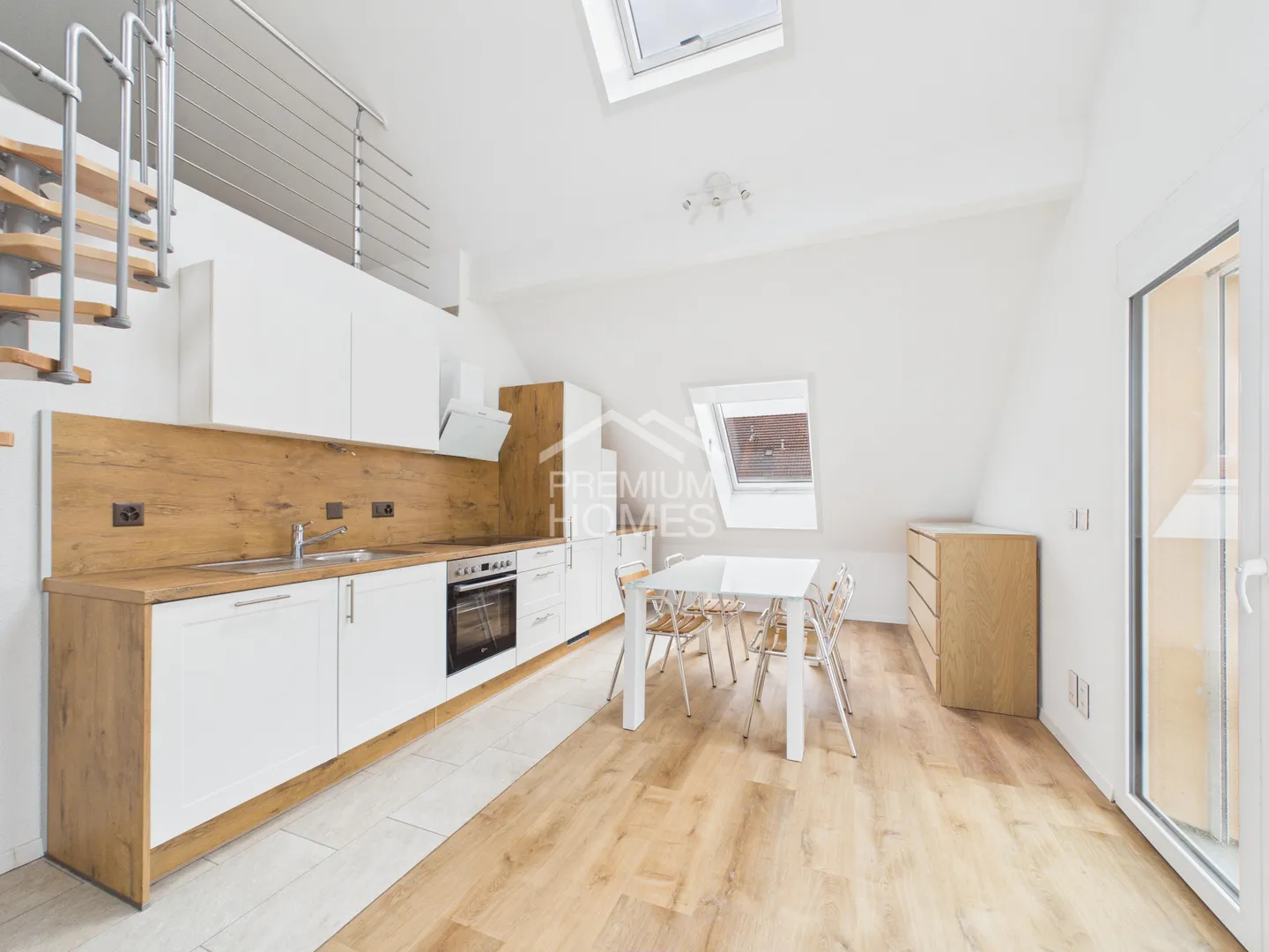 Vivere spazioso con molte possibilità - Foto 9 di 13