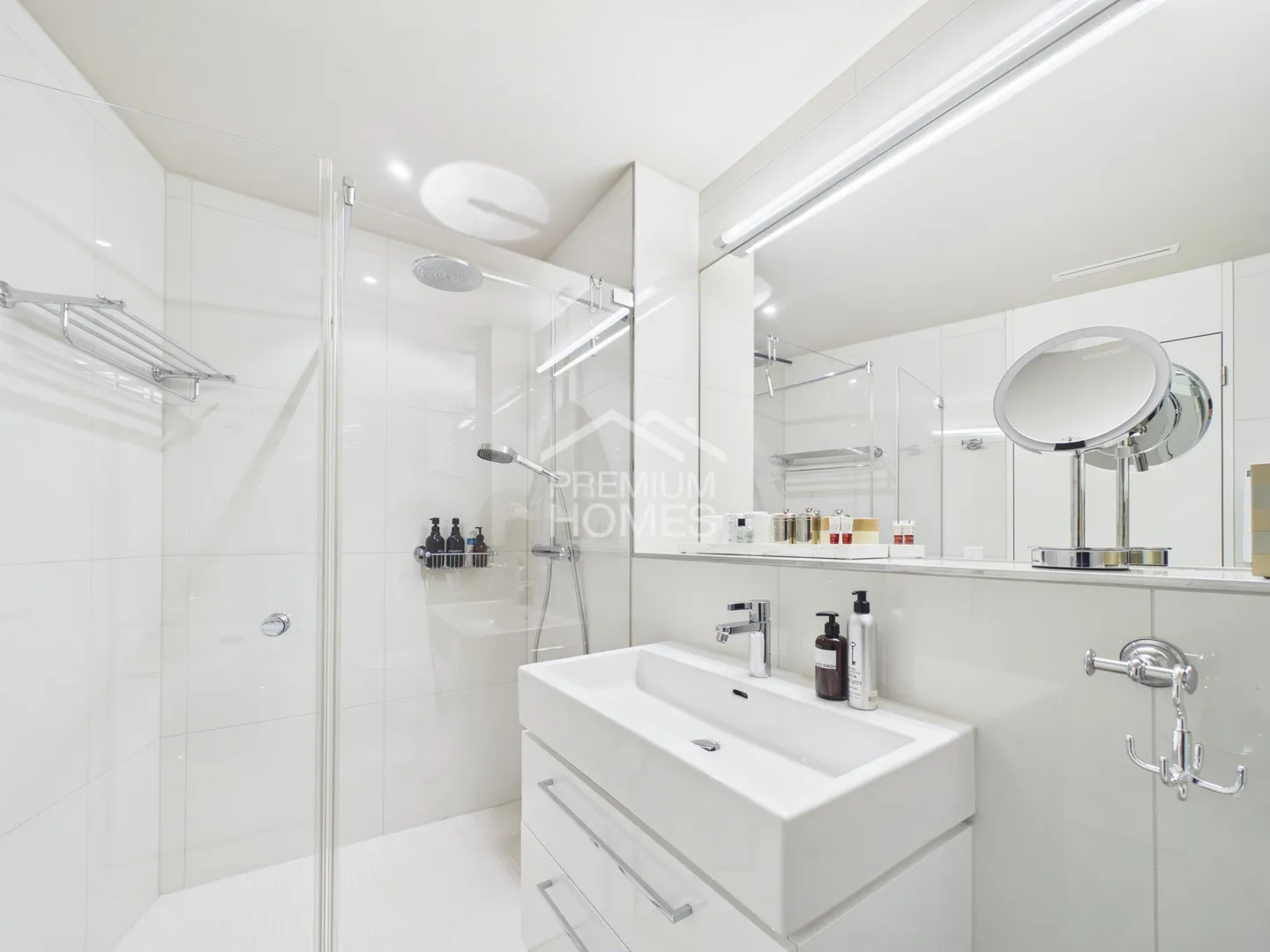 Stylish city apartment in a prime location in Zurich's Seefeld - Photo 6 of 9
