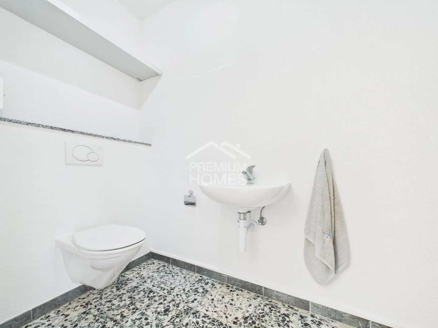 Lichtdurchfluteter Raum für Arbeit und Kreativität - Foto 3 von 3