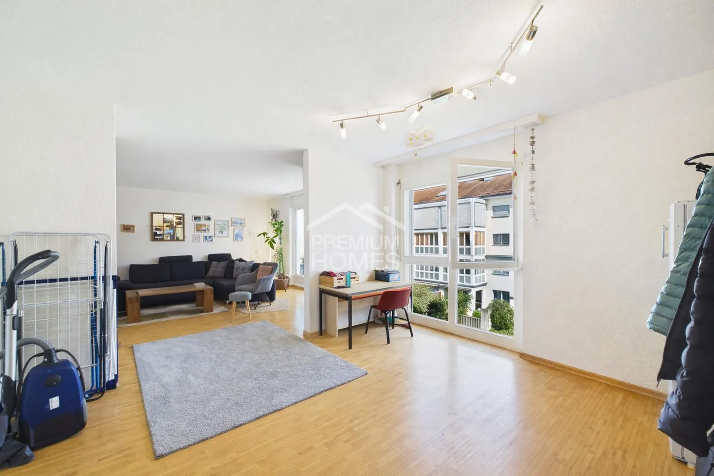 Geräumige Wohnung mit Balkon - Foto 1 von 9