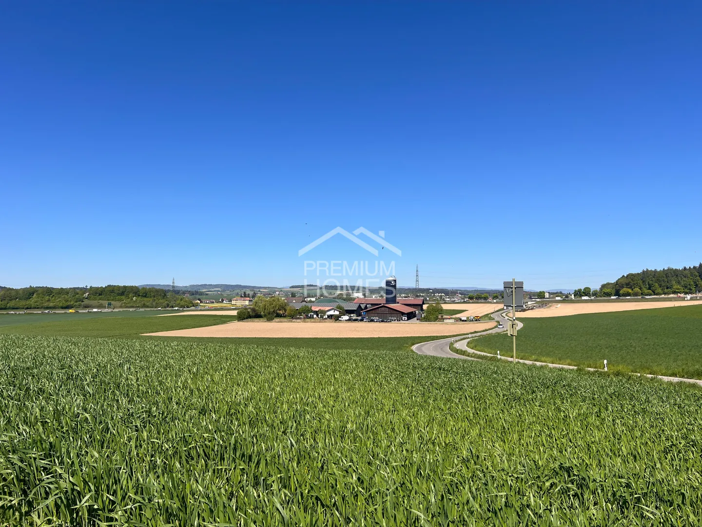 Enjoy peace, live centrally - Photo 2 of 7