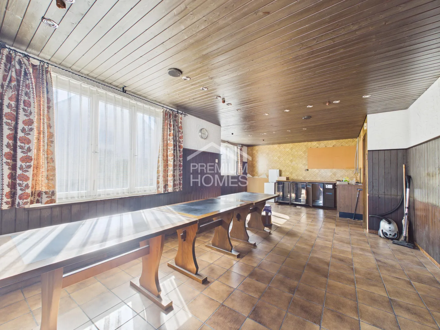 Charming residential and commercial property with great development potential - Photo 4 of 7