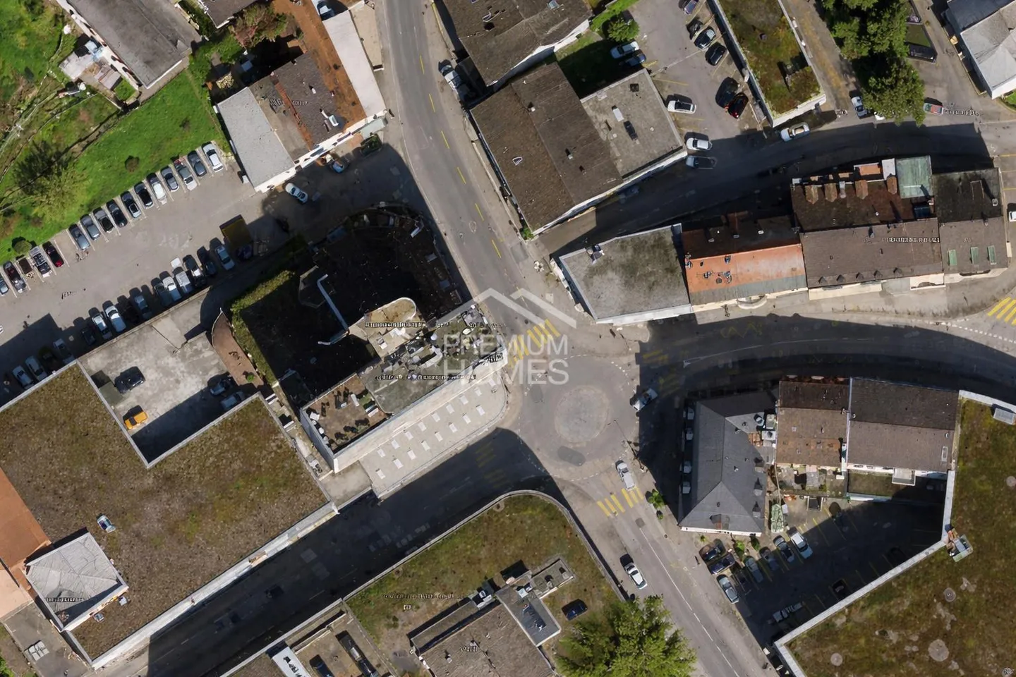 ZURICH INVESTORS 5.6% GROSS YIELD IN DELÉMONT - Photo 3 of 9