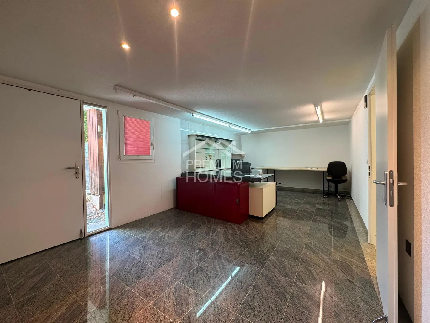 Espace Commercial Polyvalent - Photo 2 sur 7