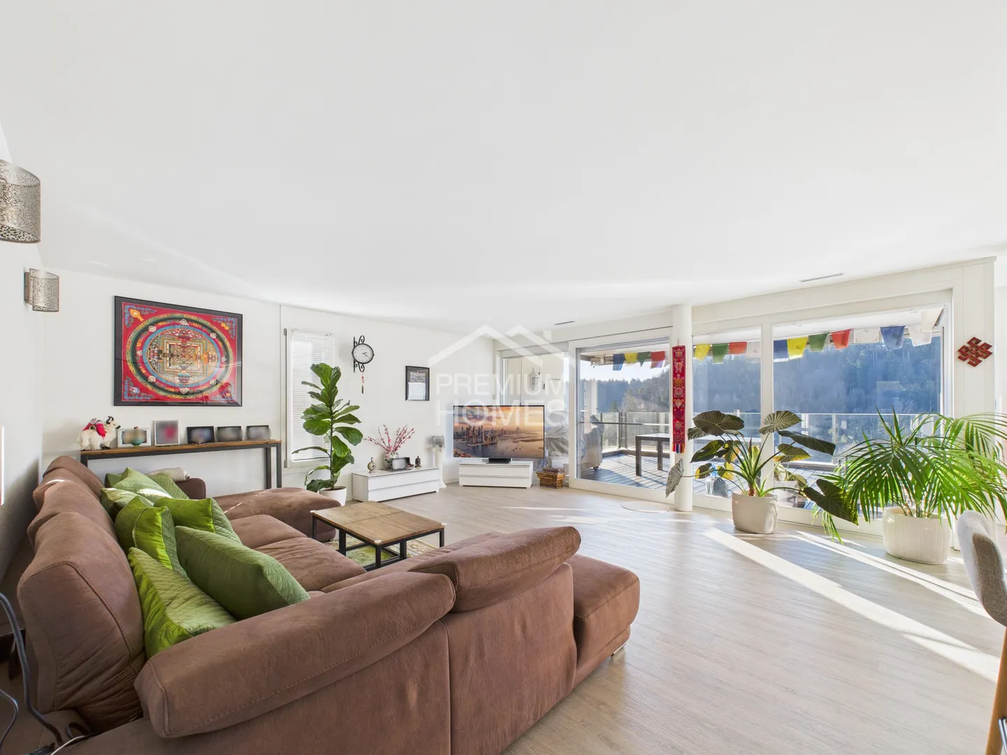 Geräumige Wohnung mit atemberaubender Aussicht - Foto 2 von 10