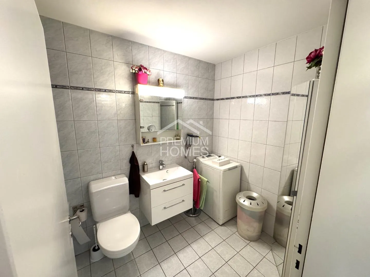 Idyllic Garden Apartment in Prime Location - Photo 6 of 7