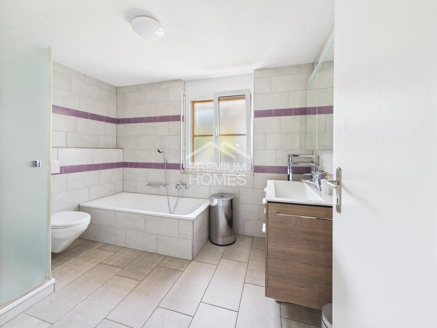 A home that awakens joy of living - Photo 8 of 12