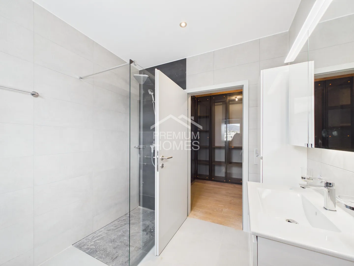 Eleganza contemporanea e terrazza panoramica a Delémont - Foto 4 di 8