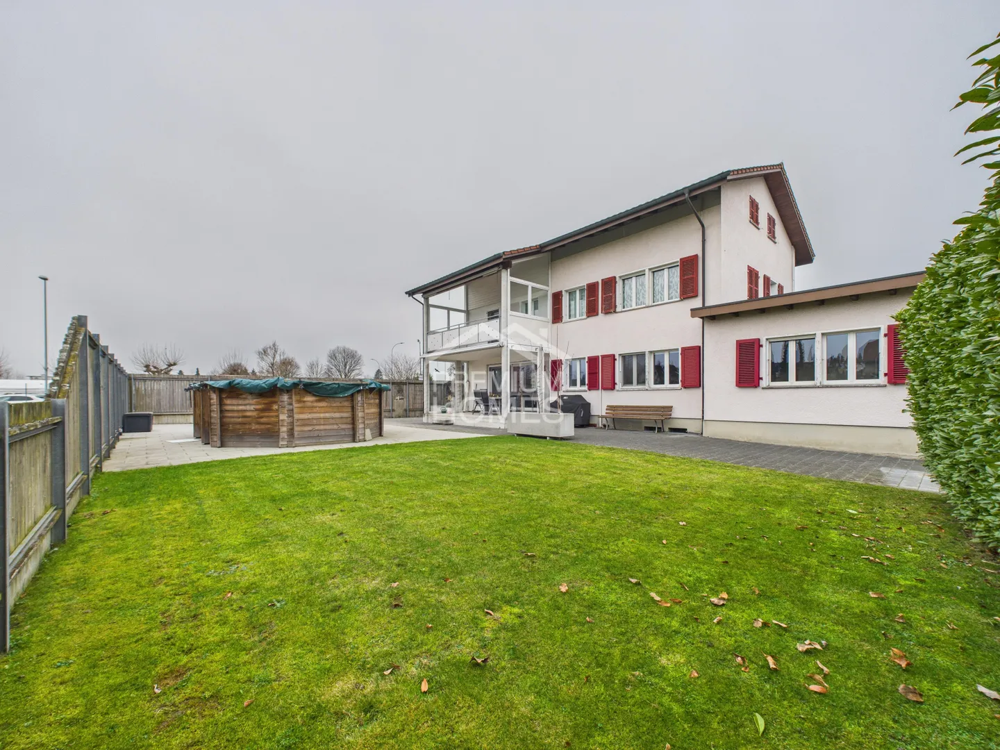 Mehrfamilienhaus mit zusätzlichem Gewerbeertrag - Foto 1 von 13