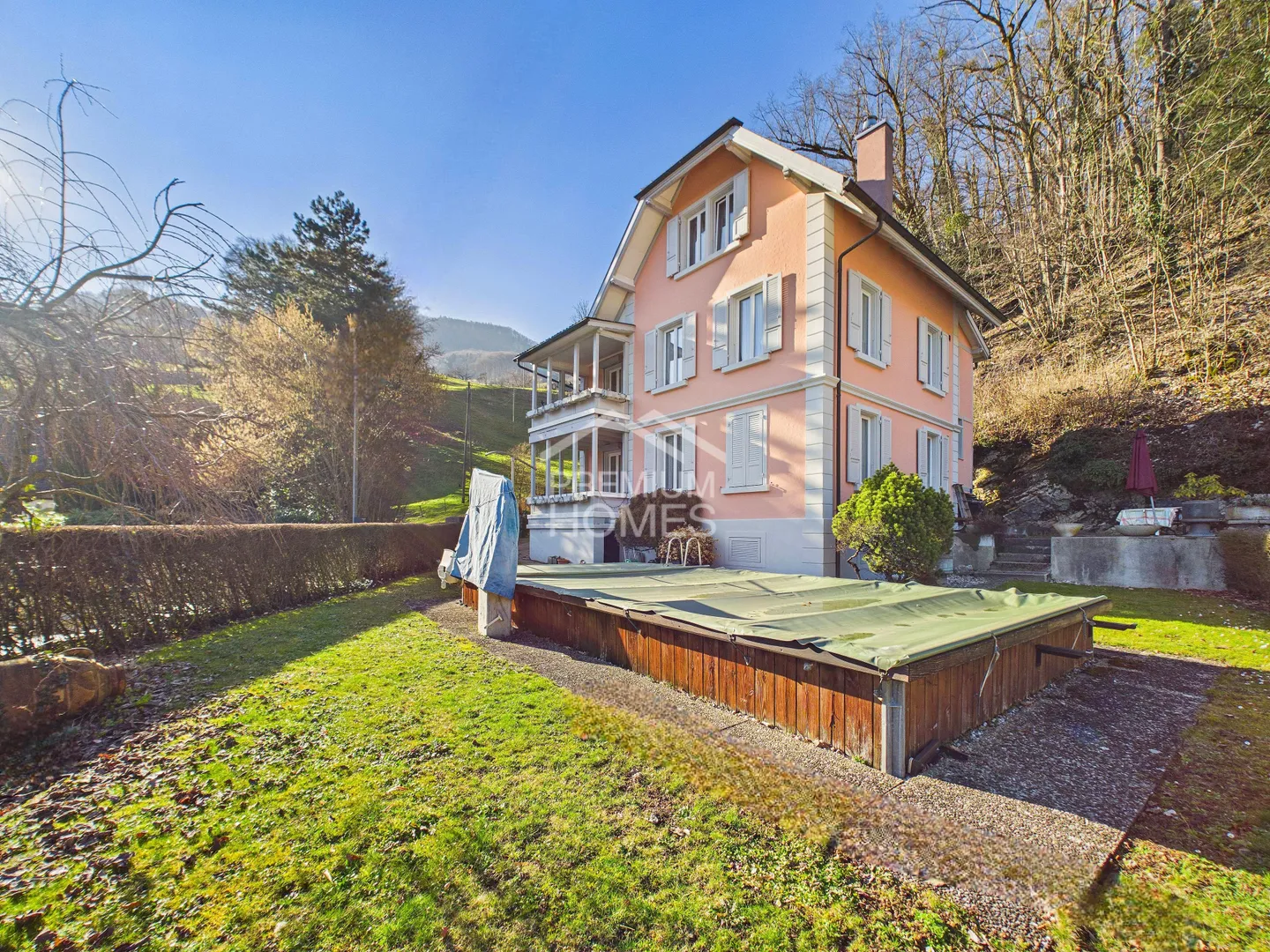 Costruito solidamente - curato con amore - oasi con piscina - Foto 1 di 13