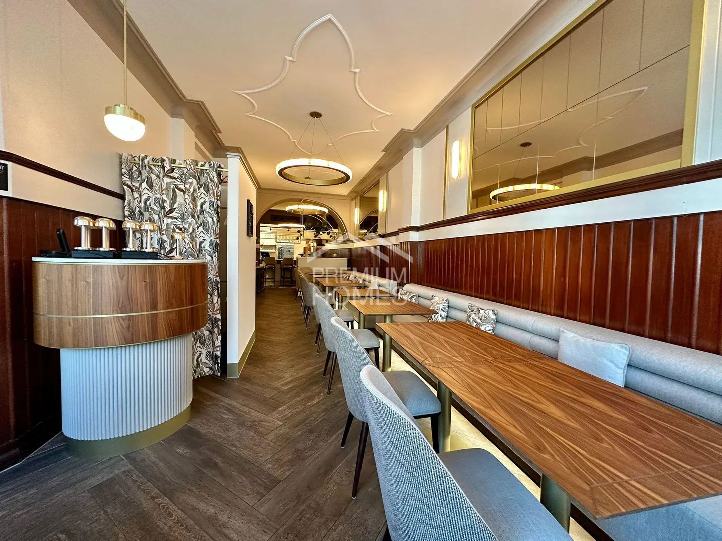 Central Premium Location: Residential and Commercial Building near the Train Station - Photo 1 of 6