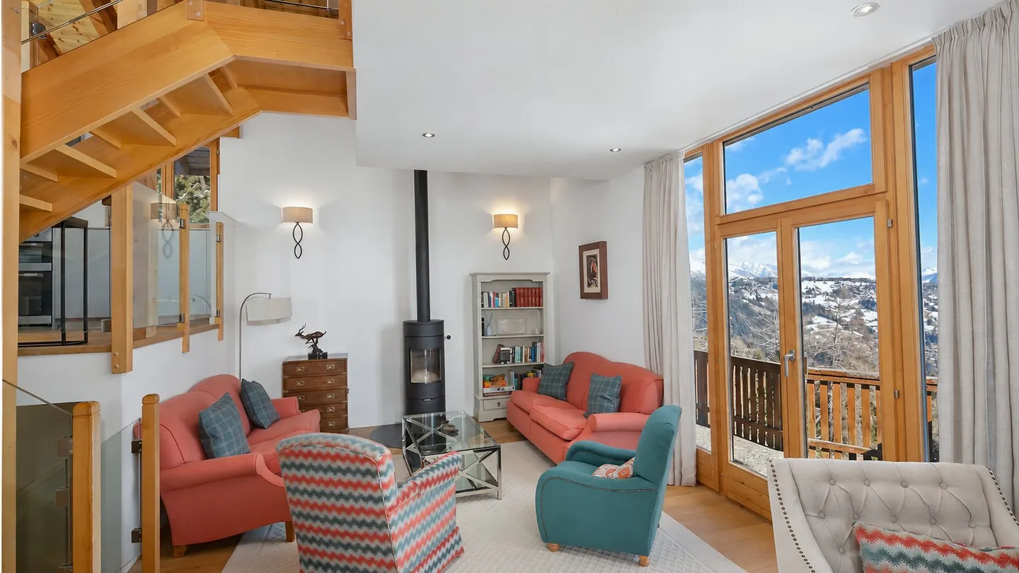 Family chalet or bright pied-à-terre in Anzère - Photo 1 of 12