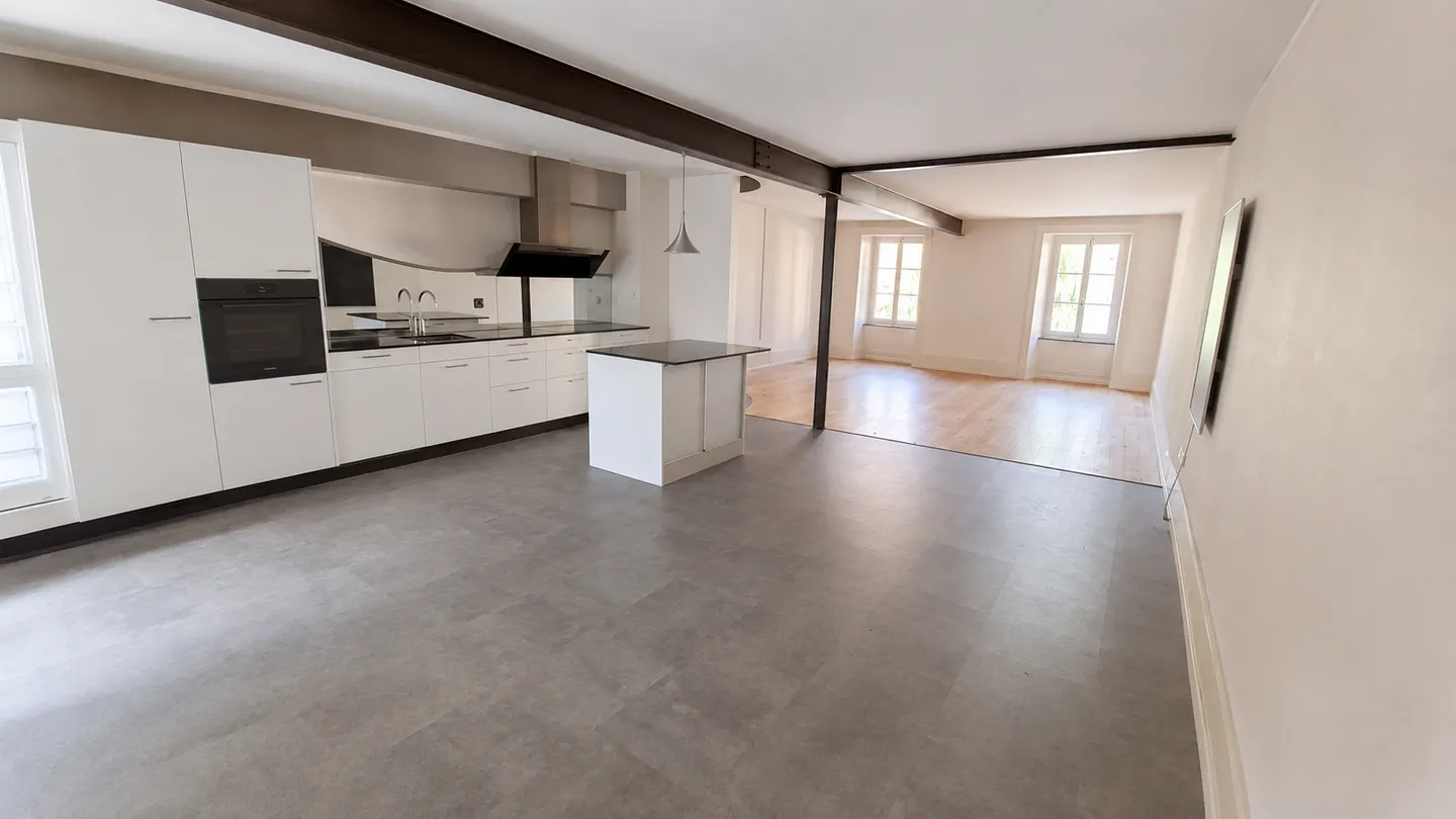 Rustic 6.5-room apartment with garden in the old town of Erlach - Photo 12 of 13