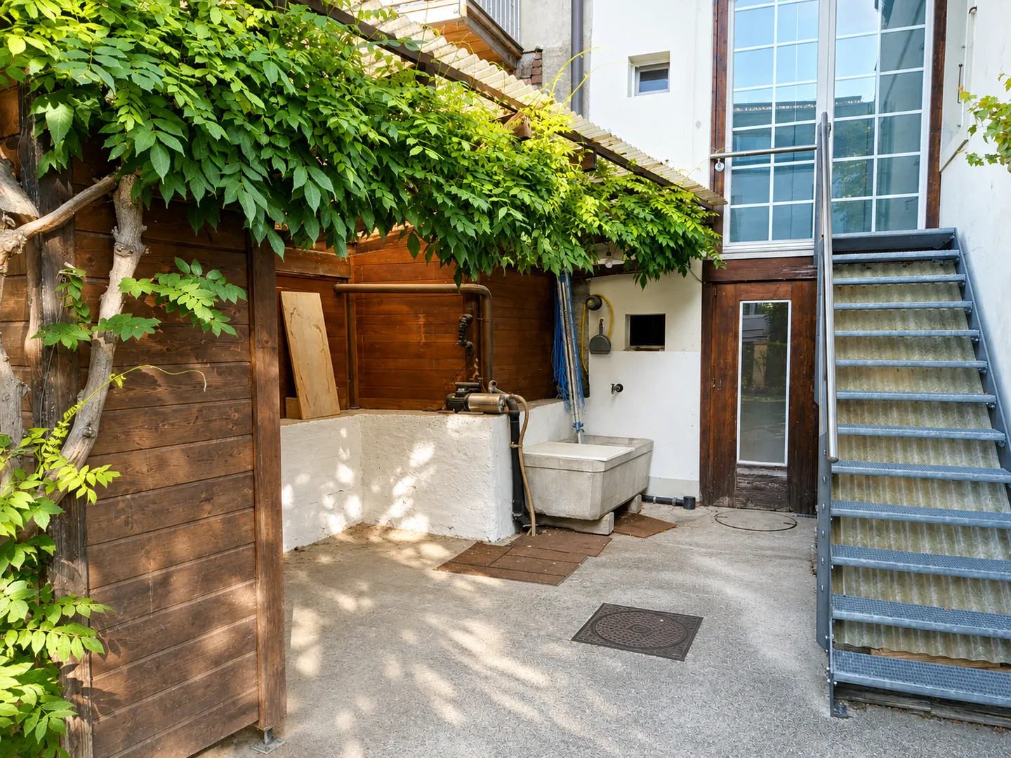 Rustic 6.5-room apartment with garden in the old town of Erlach - Photo 3 of 13