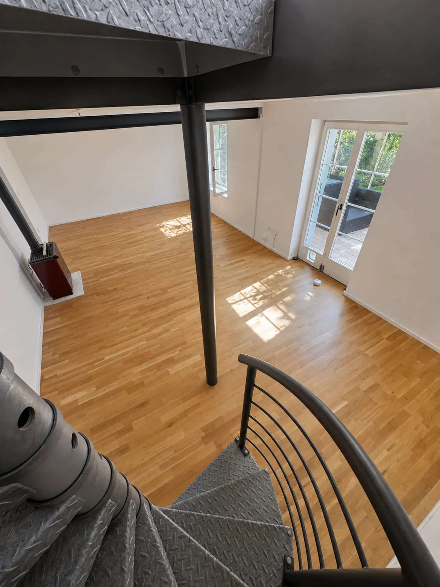Rustic 6.5-room apartment with garden in the old town of Erlach - Photo 5 of 13