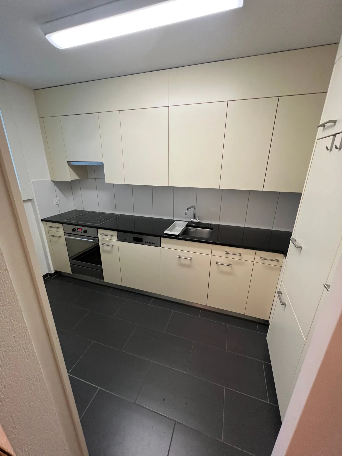 3.5 Zimmerwohnung an bevorzugter Lage in Bassersdorf - Foto 2 di 9