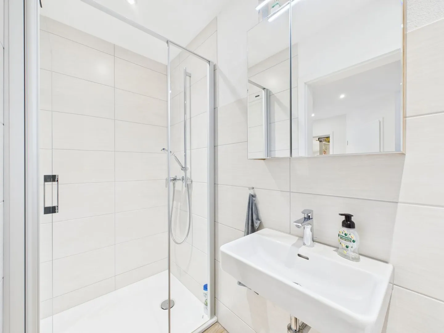 High-quality semi-detached house with many elegant details - Photo 12 of 13