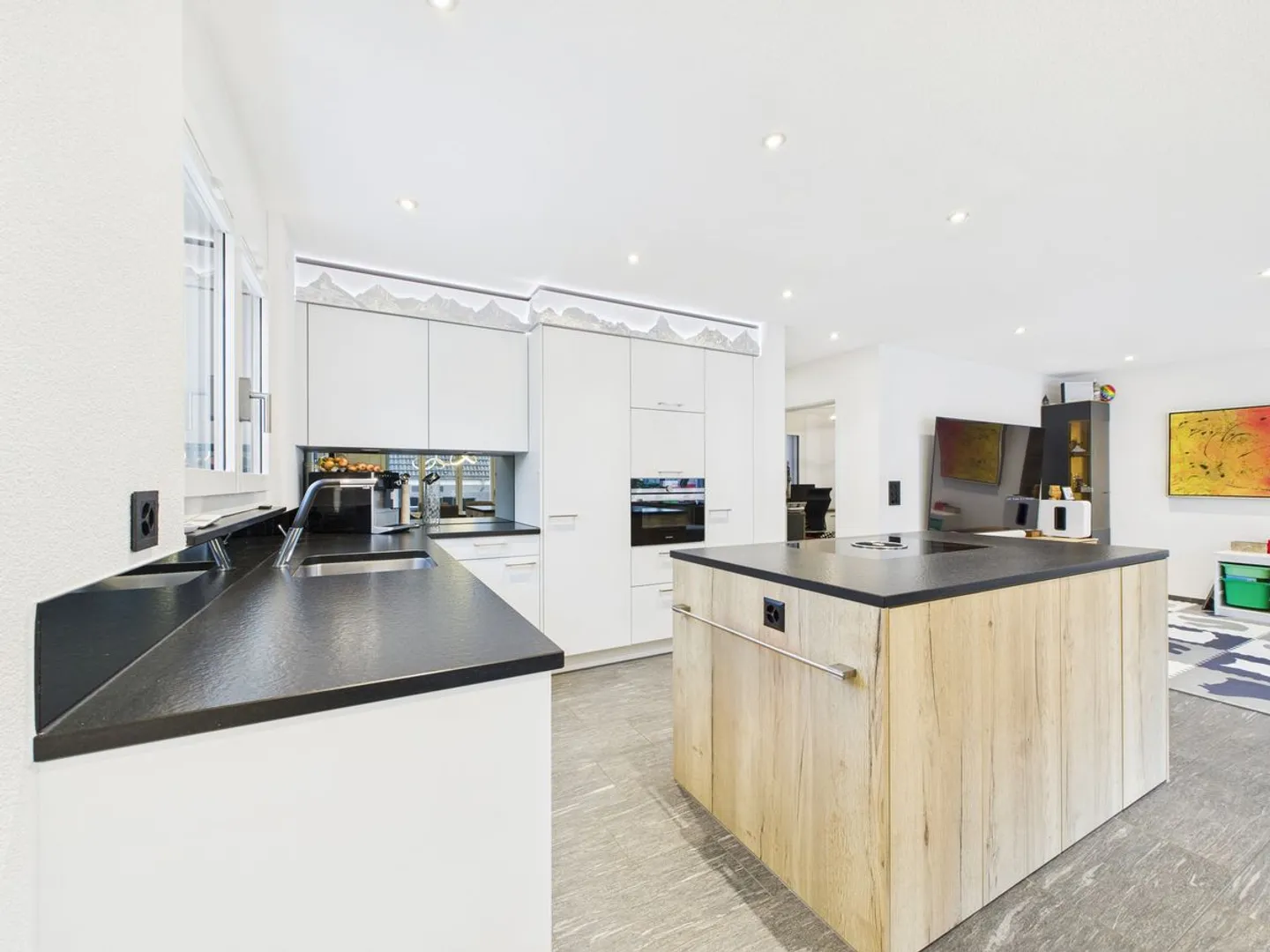 High-quality semi-detached house with many elegant details - Photo 9 of 13