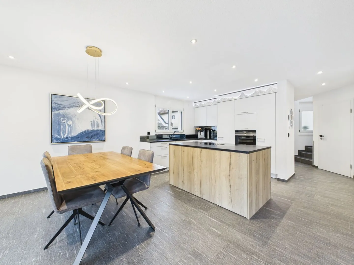 High-quality semi-detached house with many elegant details - Photo 10 of 13