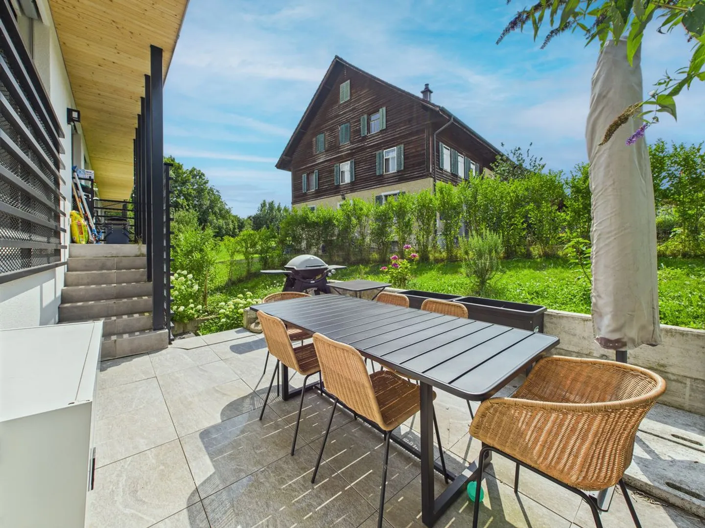 Stylish maisonette apartment with garden share and high-quality furnishings - Photo 3 of 13