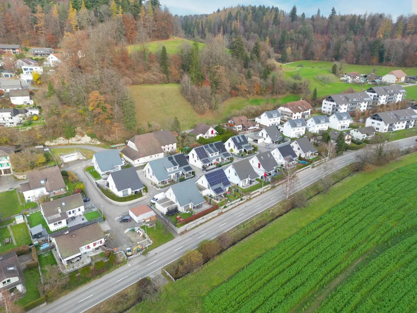 High-quality semi-detached house with many elegant details - Photo 5 of 13