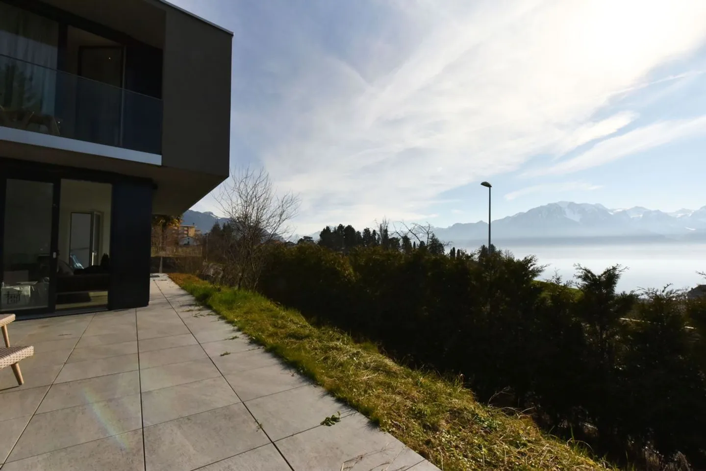 Außergewöhnliche kalifornische Villa mit freiem Blick - Foto 2 von 8