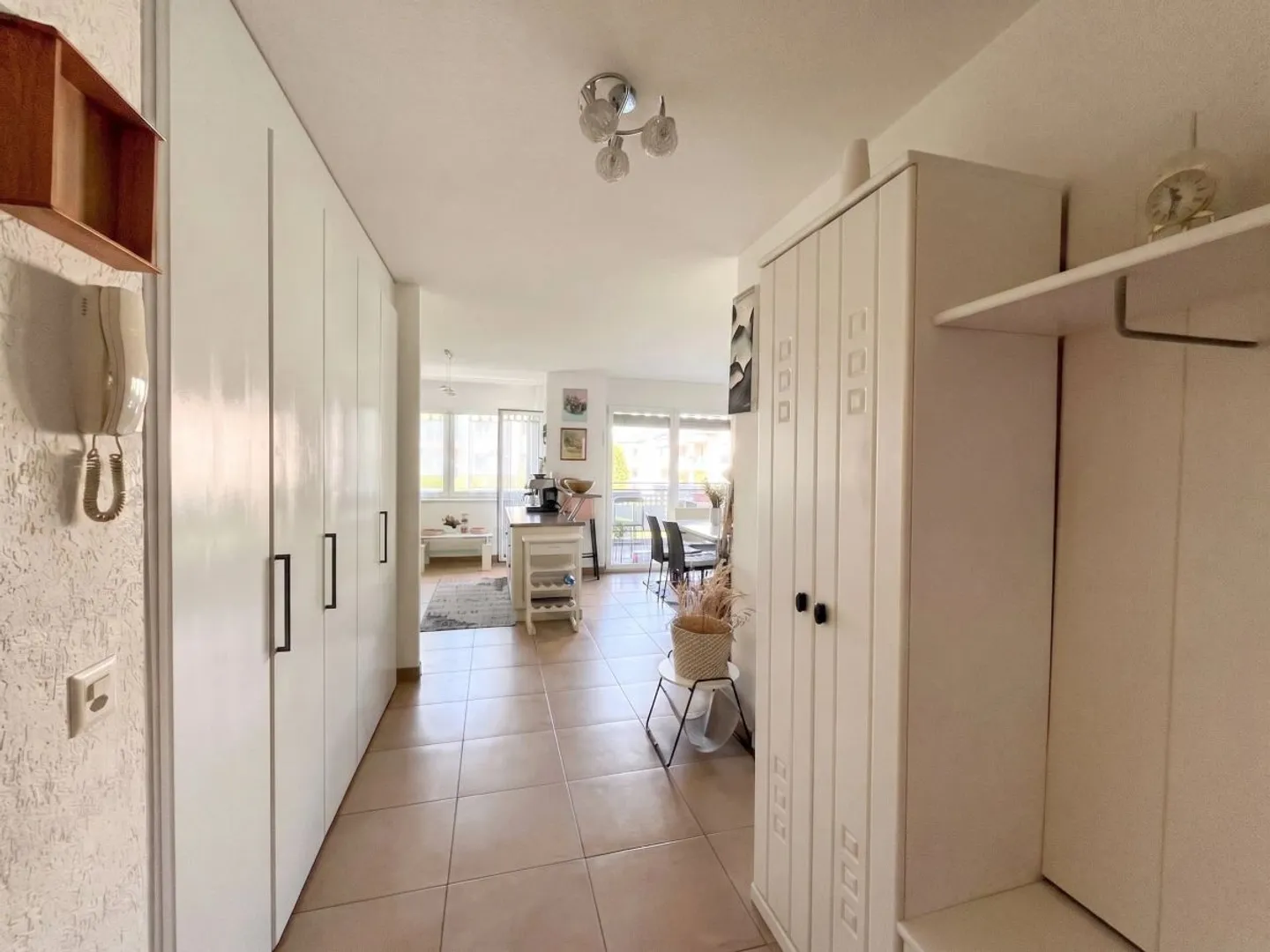 132 m2 bright and quiet, 40 m2 living room, southwest balcony - Photo 3 of 7