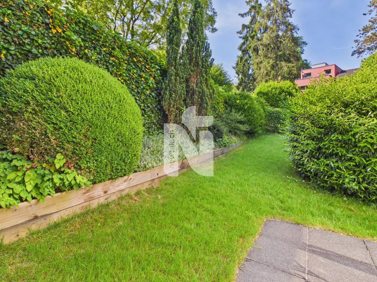 Riservato: Casa a schiera adatta alle famiglie con giardino idilliaco e vista fino a Basilea - Foto 4 di 13