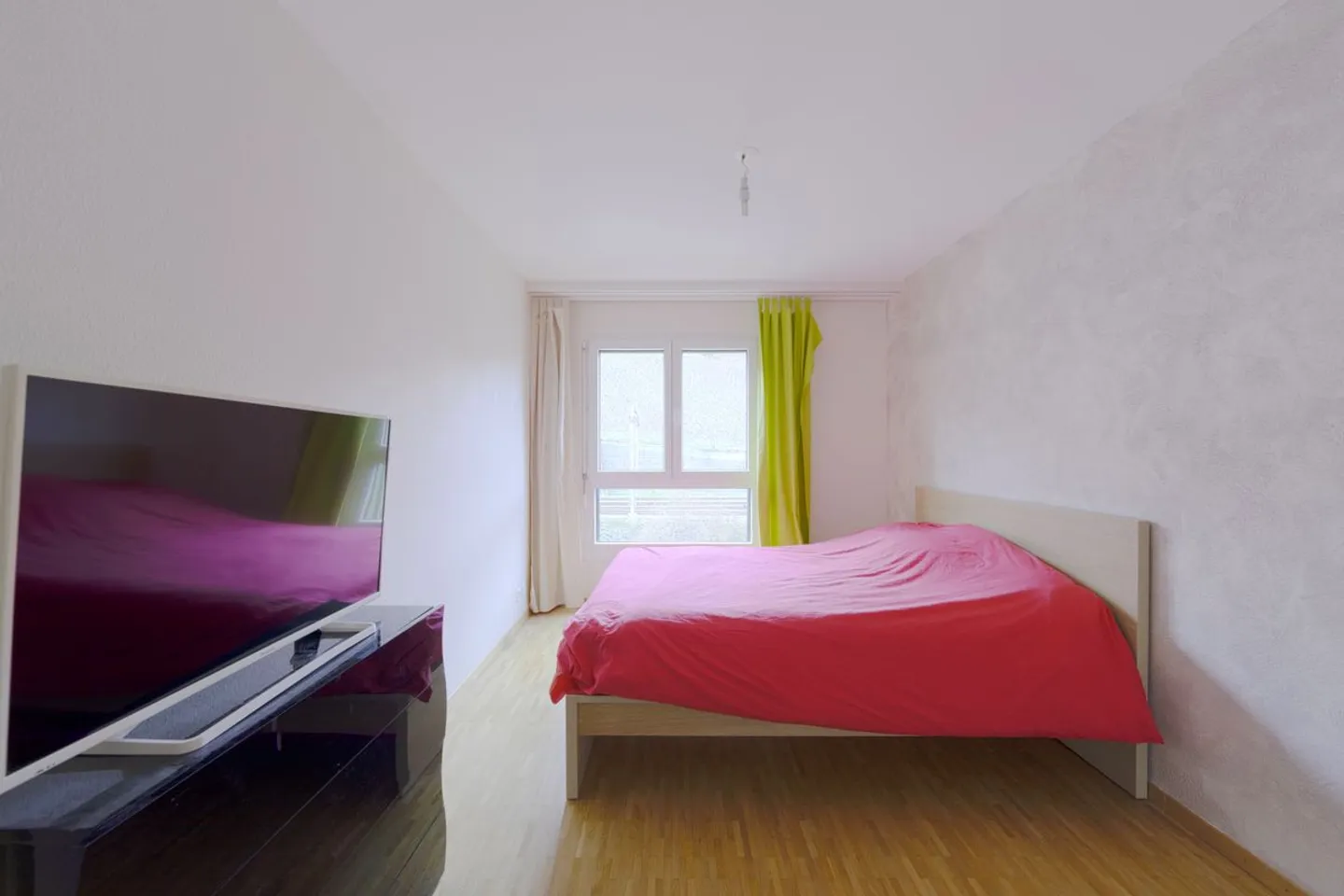 Bright 4-Room Apartment - Photo 6 of 11