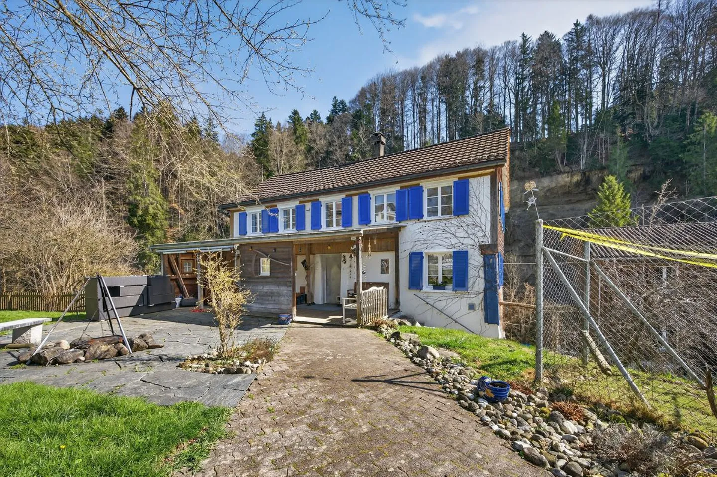 Un'oasi di pace e relax sul Necker con vista sulla cascata - Foto 1 di 13