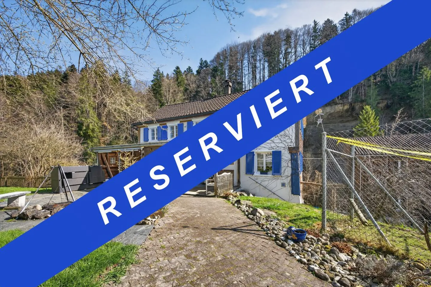 An Oasis of Peace and Relaxation on the Necker with a View of the Waterfall - Photo 1 of 13