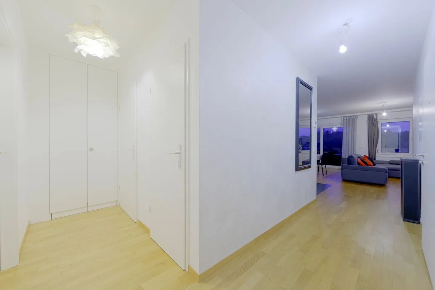 Bright 4-Room Apartment - Photo 8 of 11