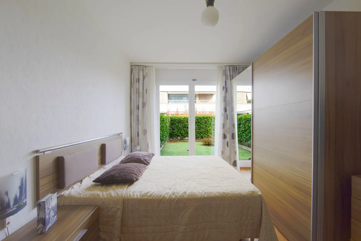 EXKLUSIVITÄT - Helle 4-Zimmer-Wohnung mit überdachter Terrasse, privatem Garten - Box zusätzlich - Châtelaine EXKLUSIVITÄT AGCI IMMOBILIEN - Foto 9 von 11