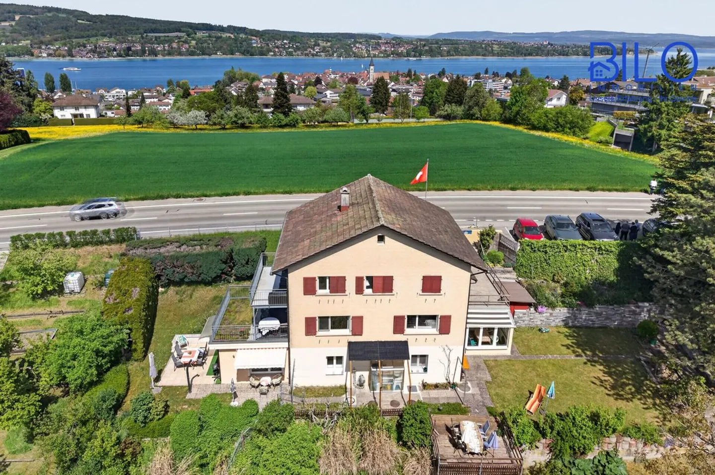 Geräumiges Familienhaus mit Garten - Foto 1 von 13