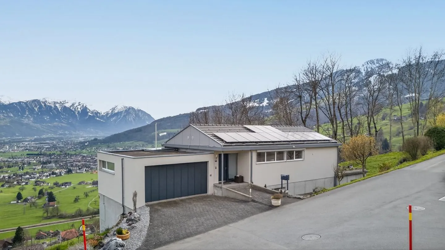 Unobtrusive Elegant Single-Family Home with Panoramic View in Gams - Photo 3 of 13