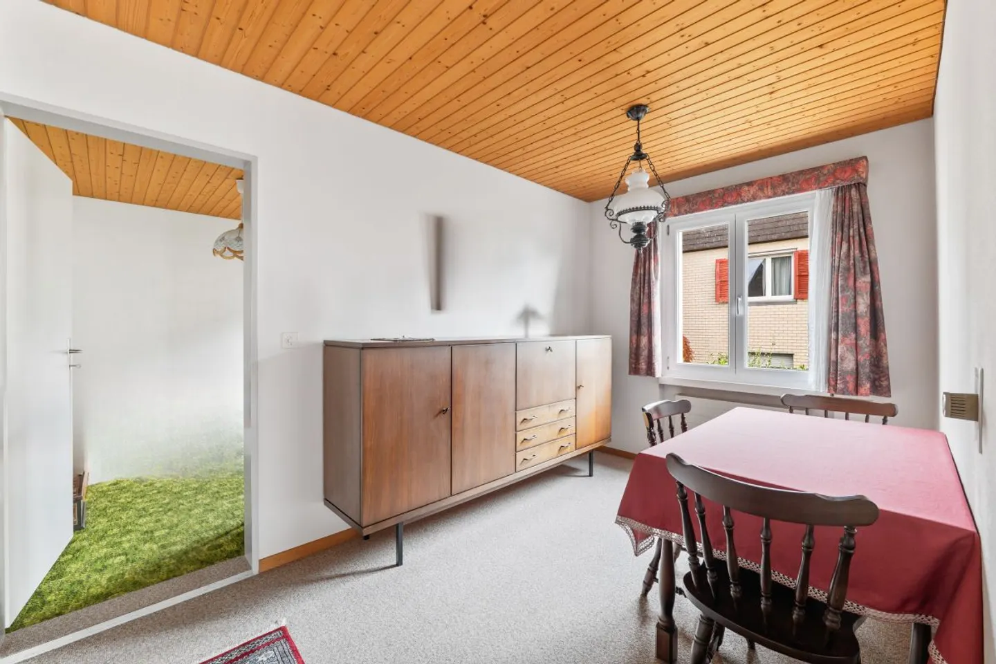 Maison jumelée avec jardin et vue dégagée - à rénover et pleine de potentiel ! - Photo 9 sur 11