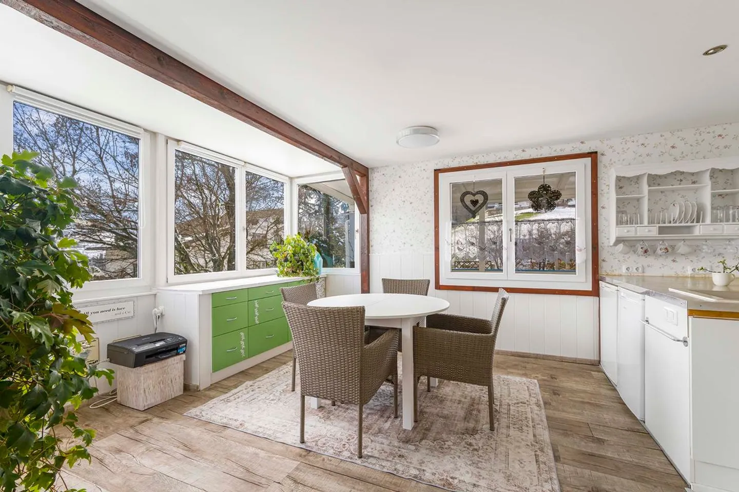 Charmantes Einfamilienhaus an sonniger und ruhiger Lage mit freier Fernsicht - Photo 9 of 13