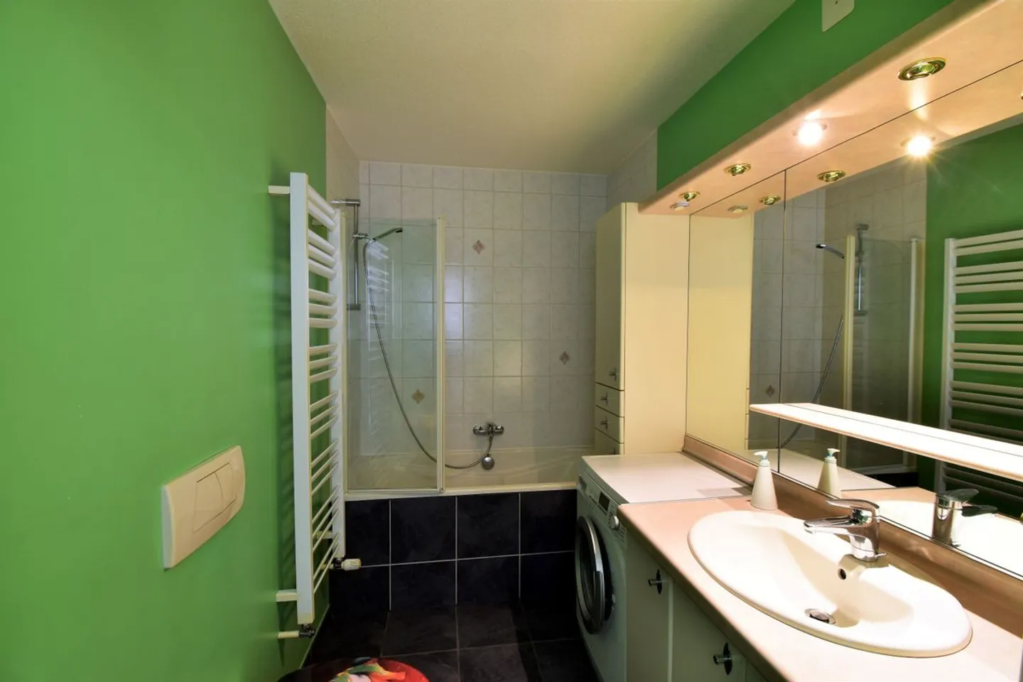 Incantevole appartamento di 4,5 locali ristrutturato nel cuore del paese - Foto 7 di 13