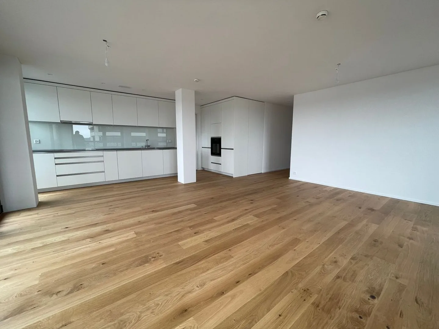 Exclusive Living at Three Point - 4.5-Room Apartment with Condominium-Level Finishes - Photo 3 of 13
