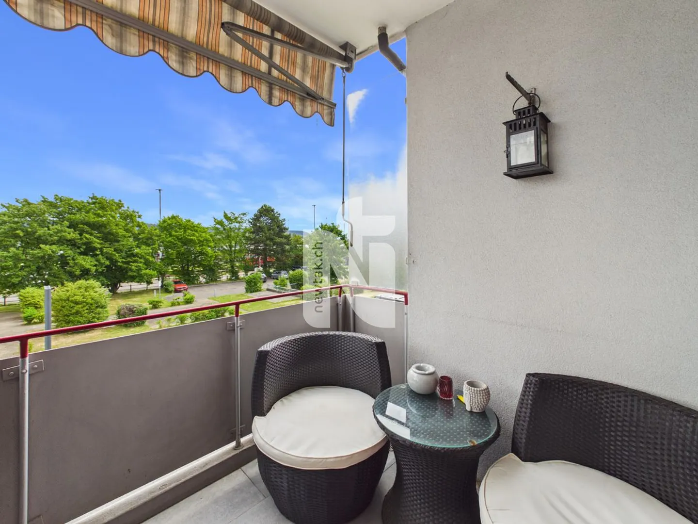 Spacious and flooded with light: 4.5-room apartment with sauna, balcony, and underground parking space - Photo 9 of 12
