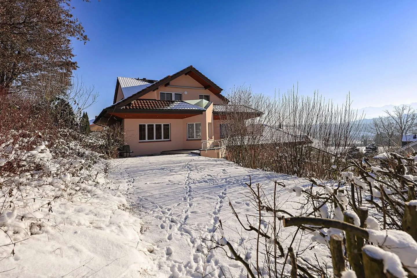 Traumwohnung mit Bergsicht und über 180 m² Aussenbereich - Foto 12 von 13