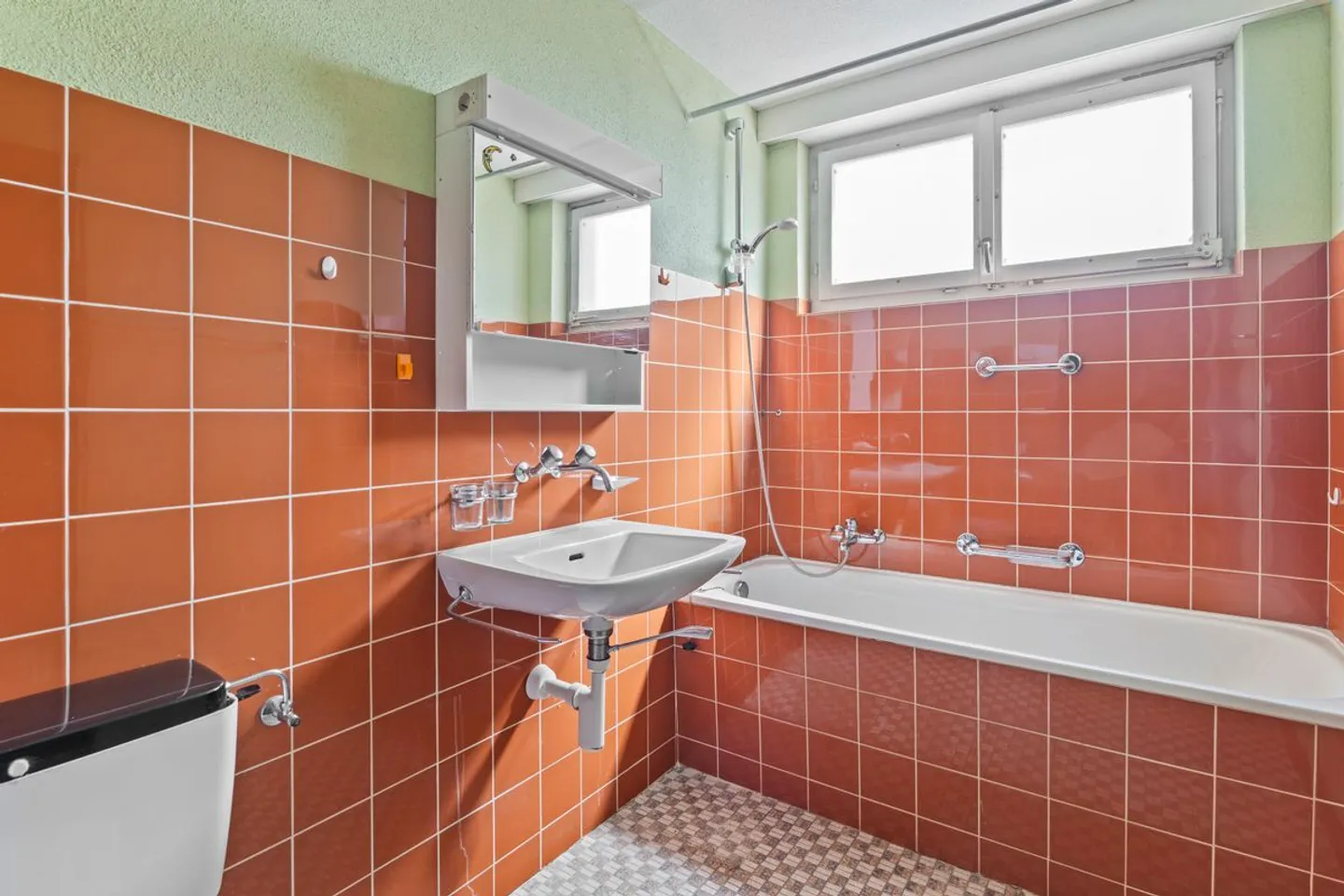 Maison de ville familiale avec deux espaces de jardin et belle vue - Photo 13 sur 13