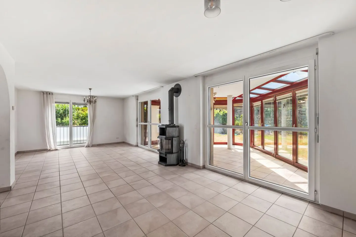 VOTRE NOUVELLE MAISON AVEC CHARME ET VUE - Photo 2 sur 11