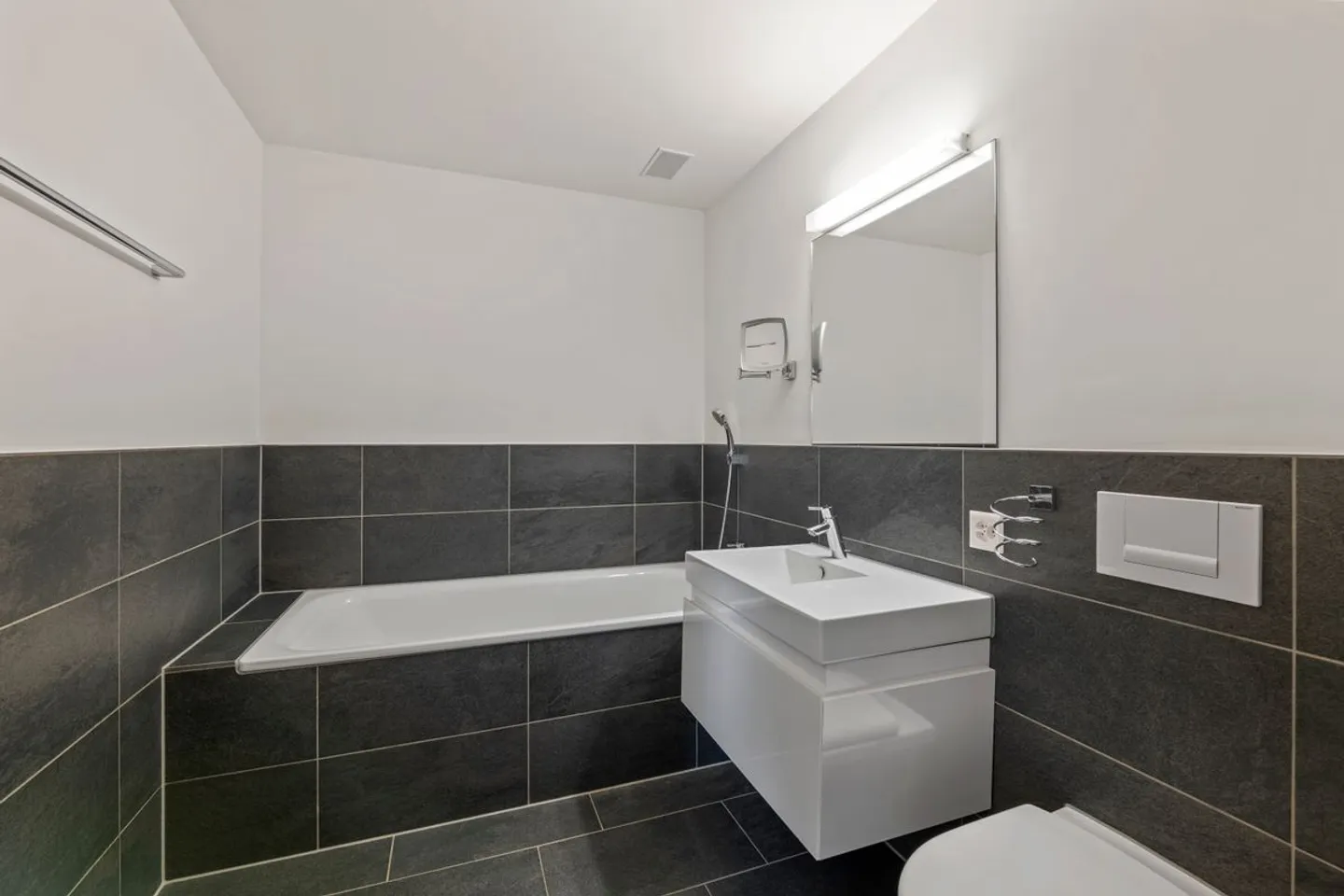 Stilvoll wohnen - moderne 3.5-Zimmer-Wohnung mit viel Komfort - Photo 6 of 12
