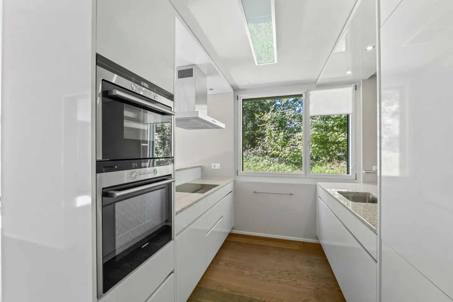 Stilvoll wohnen - moderne 3.5-Zimmer-Wohnung mit viel Komfort - Photo 8 of 12