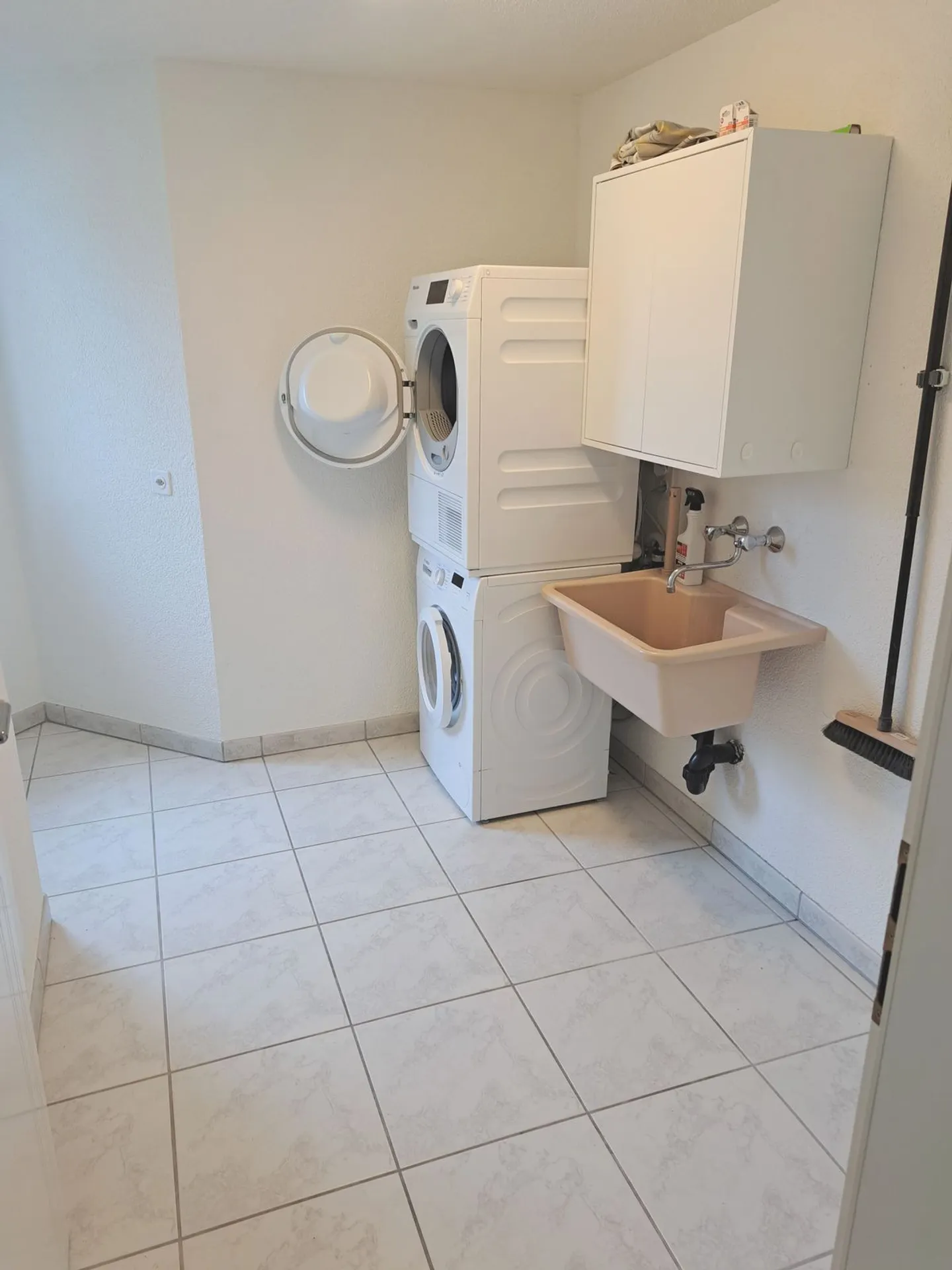 Zweistöckiges Raumwunder in Bremgarten: 6.5-Zimmer-Maisonette mit beheiztem Pavillon & Bastelraum - Photo 10 sur 11
